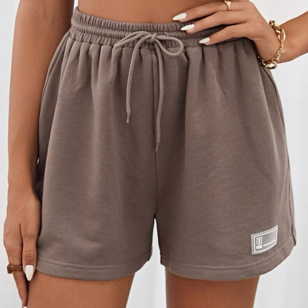 NWOT Drawstring Waist Patched Detail Sweatshorts in Brown Size Medium